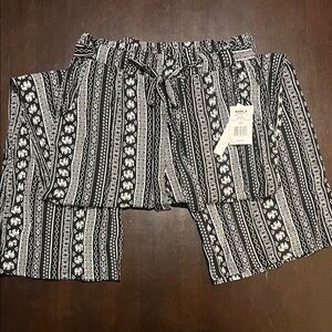 Joe B Black and White Patterned Pants